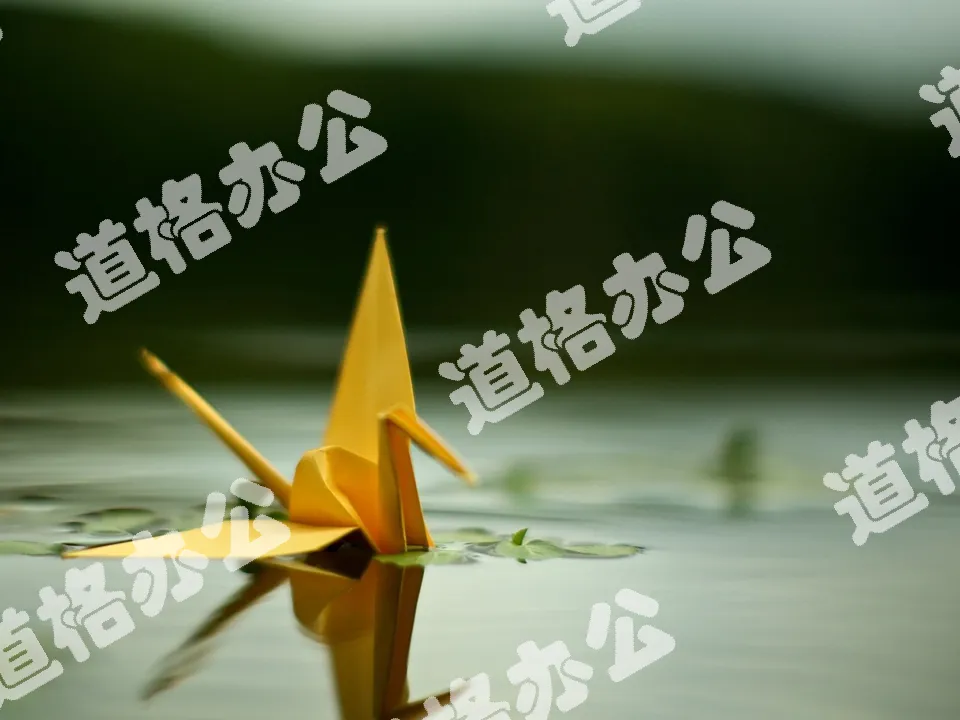 Three paper cranes PPT background picture